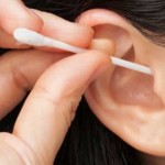 Có nên lấy ráy tai thường xuyên?